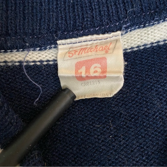 Vintage navy sweater - Picture 7 of 9